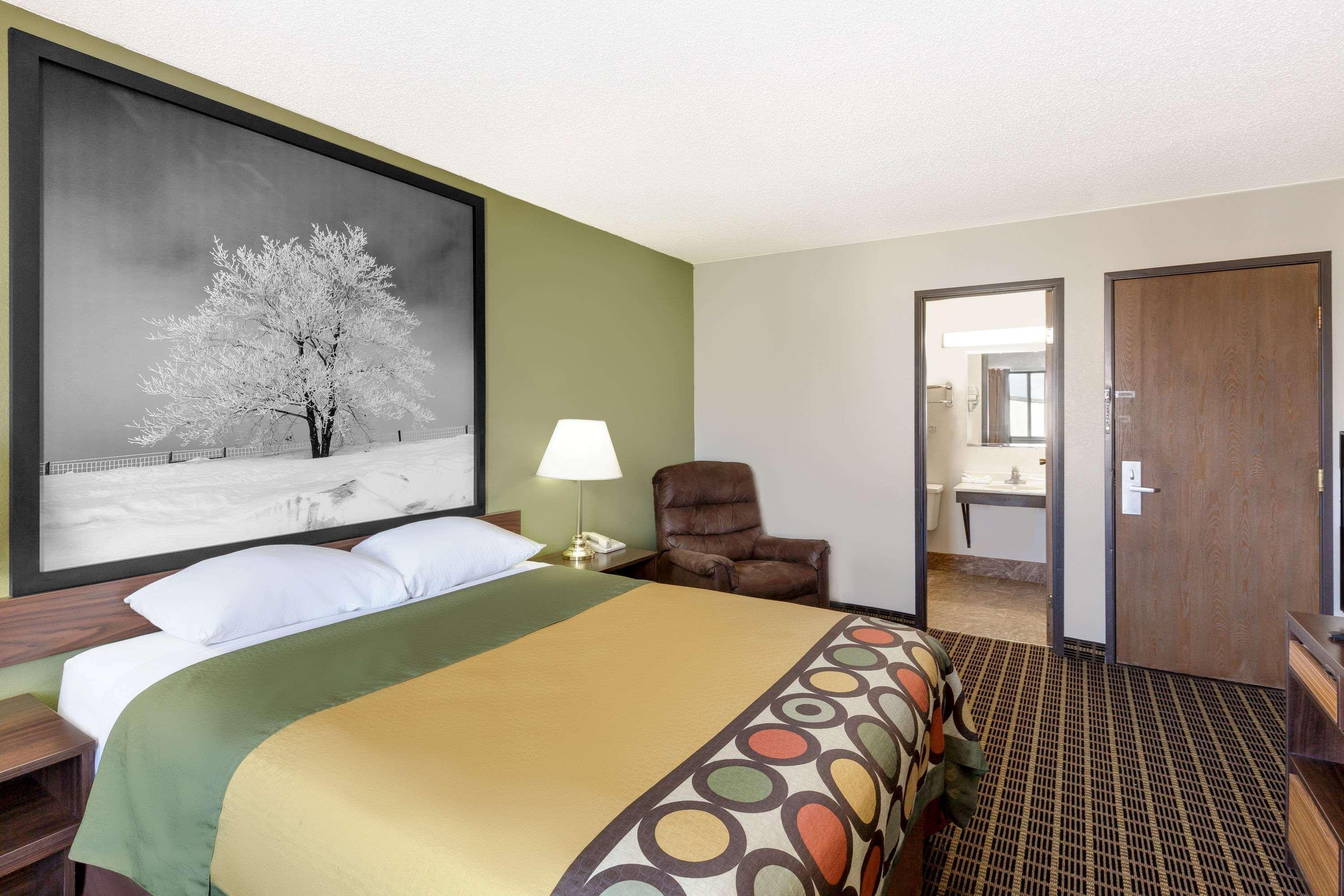 Super 8 By Wyndham Norfolk Motell Exteriör bild