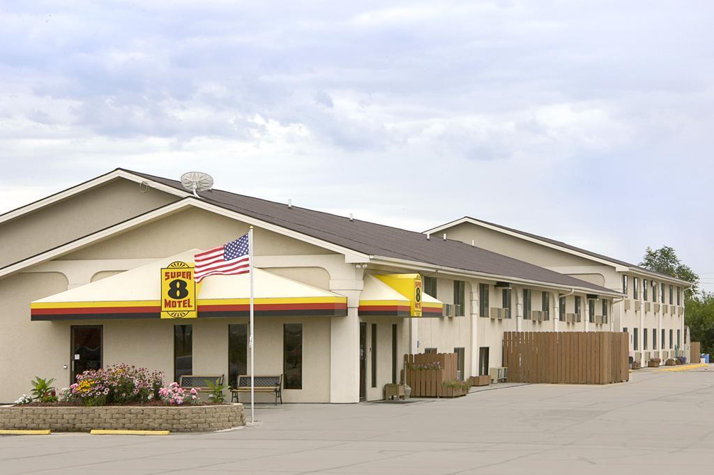 Super 8 By Wyndham Norfolk Motell Exteriör bild